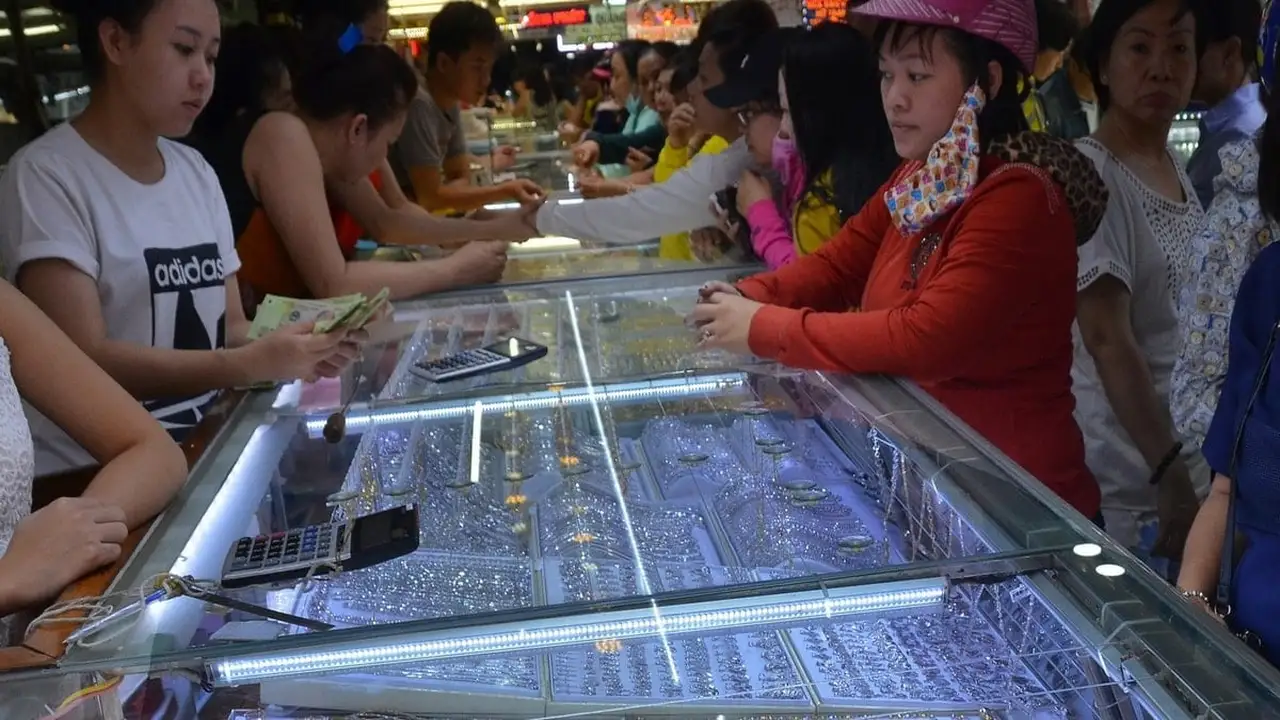 تغيرات أسعار الذهب عيار 9999 في سان خوسيه وتأثرها بالتقلبات العالمية الأخيرة